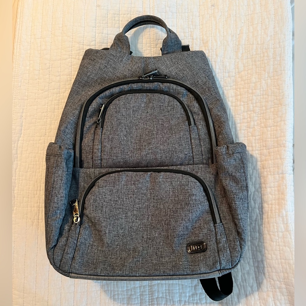 EUC Lug Heather Gray Hatchback